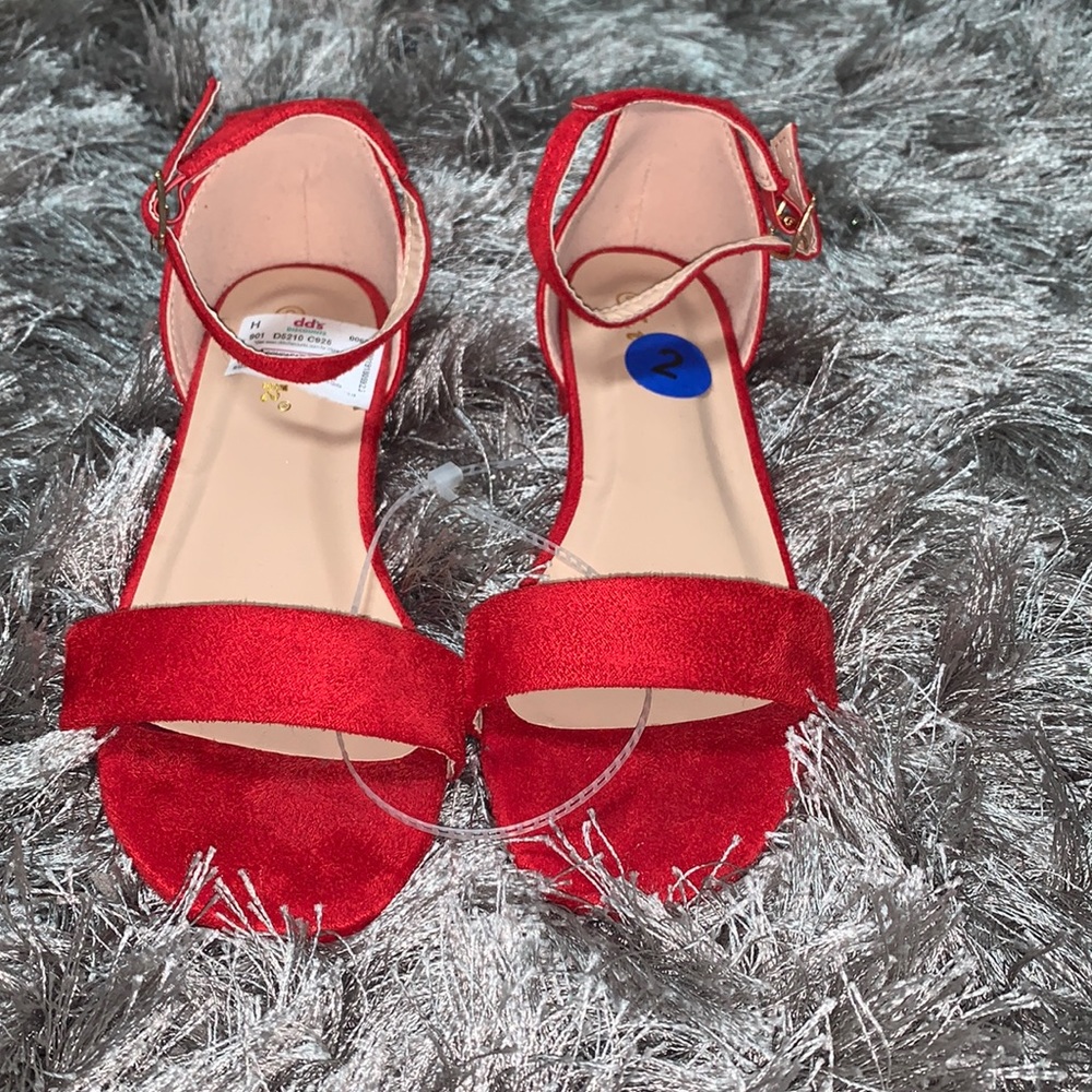 Girls size two tiny heel red stripe shoe
